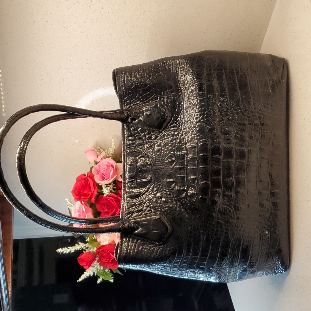 Vintage Brahmin Croc Embossed Leather Shoulder Bag
